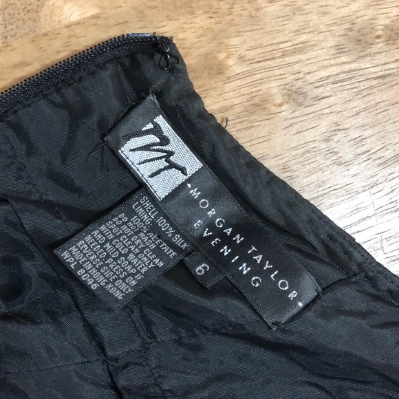 Beaded halter open back cocktail dress - Picture 6 of 7